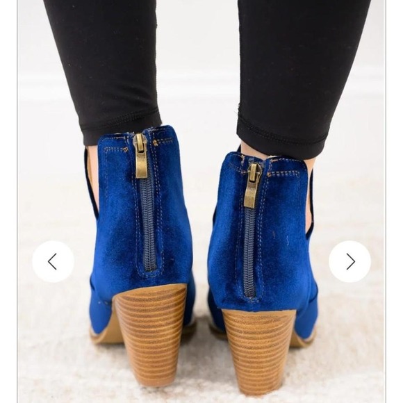 Corky's Smoke Show Booties - Teal Velvet - Size 8. Brand new with box - Picture 2 of 5